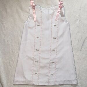 EUC LuLu Bebe White sleeveless lined Dress with scallop and rosebud embroidery4t